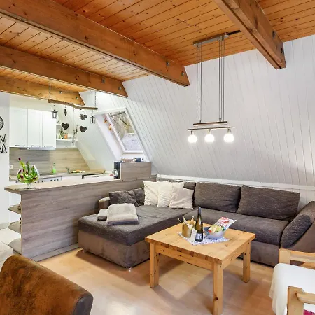 Cosy Holiday In Nearby The River باد آرولزن